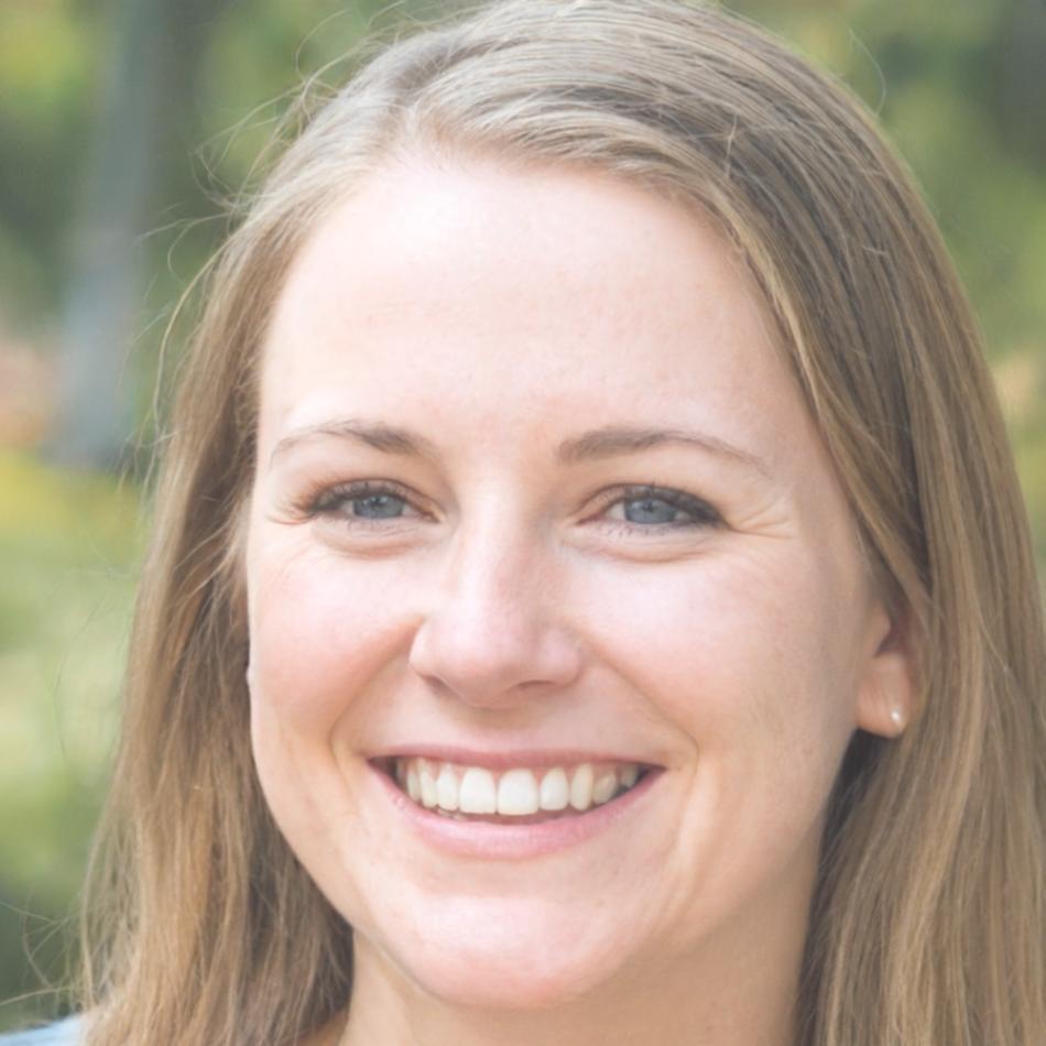 Portrait de Célia Rousseau, analyste financière senior
